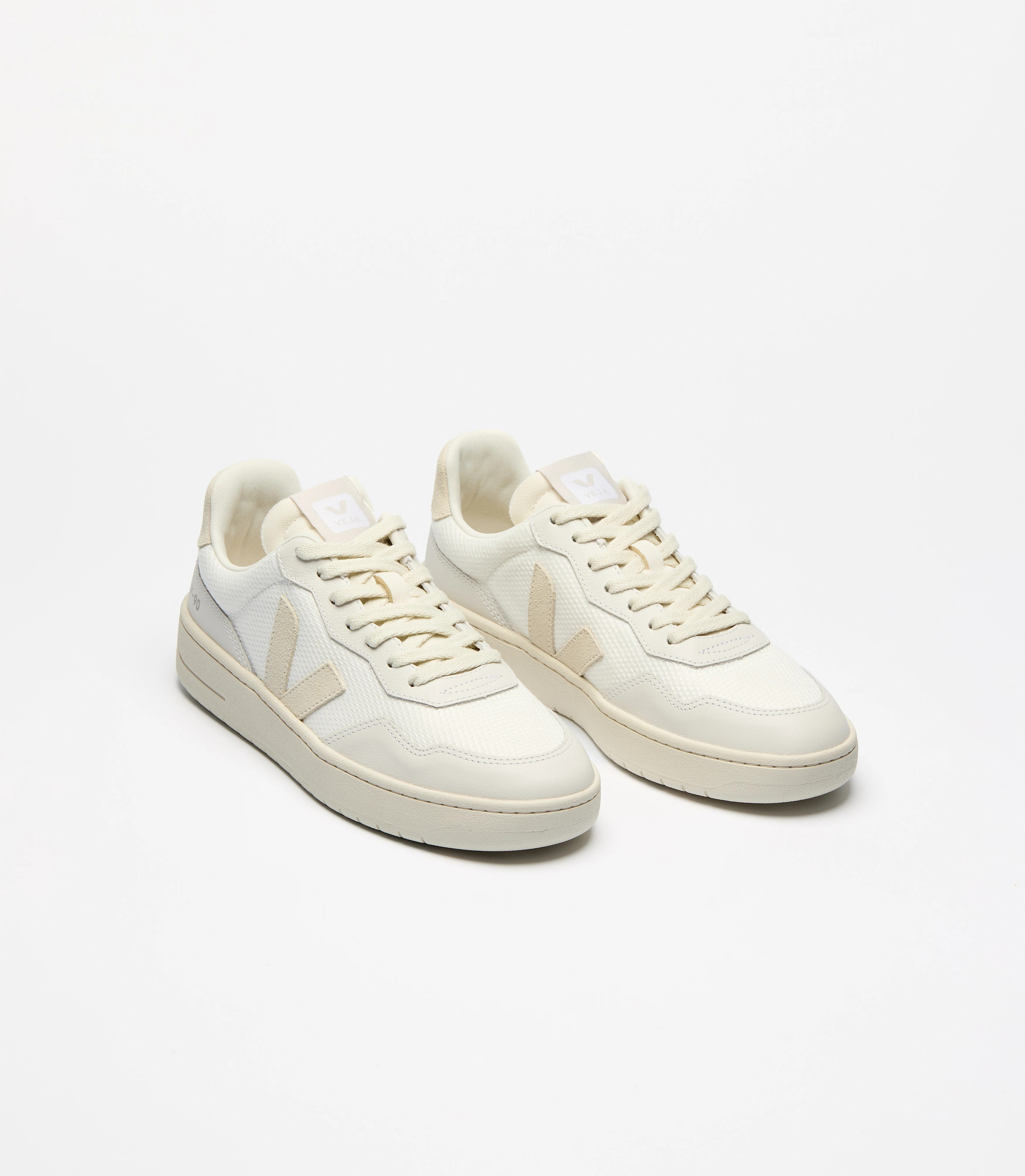 Veja Womens V-90